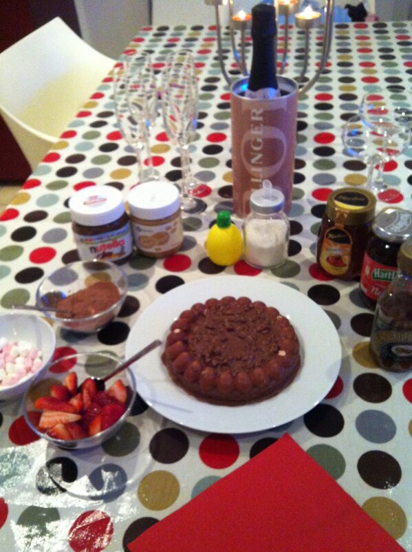 MarjorieBurnss's tweet photo. Pancake and Prosecco....Lent tomorrow. http://t.co/tqtbge9e