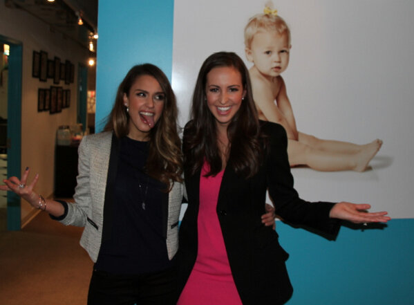 JesseDraper's tweet photo. Had a blast with @jessicaalba on @valleygirlshow - have you seen the episode yet? http://t.co/90VoamTx