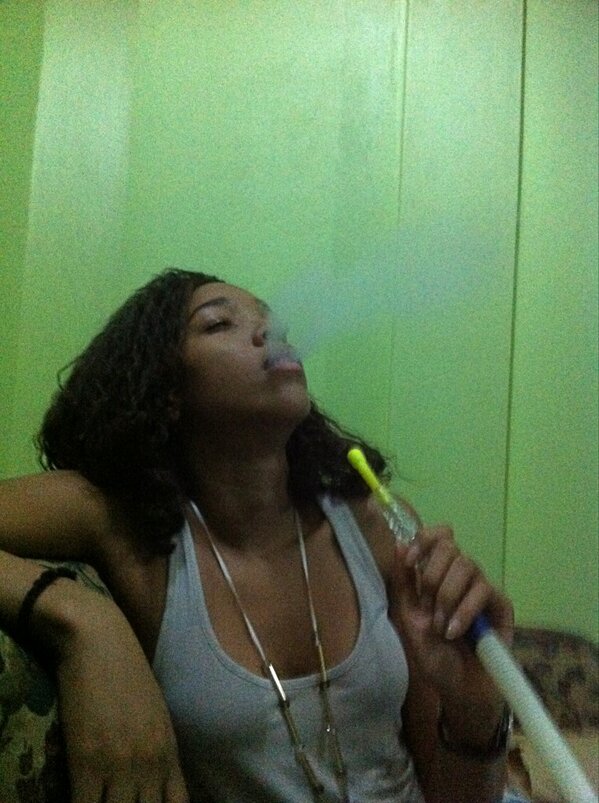 RhayeStew's tweet image. #blowingtrees #gettinglifted👆