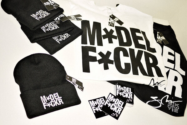 Isabel_Idoma's tweet image. Wanting wanting wanting these beenies! #NYFW Fashion Week today #MFMODEL #fashion @BrIIghtRed5
