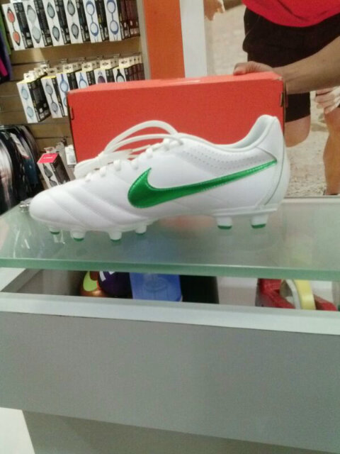 FSsportStore's tweet photo. Just 550rb monggo dipesen http://t.co/87QmchNB
