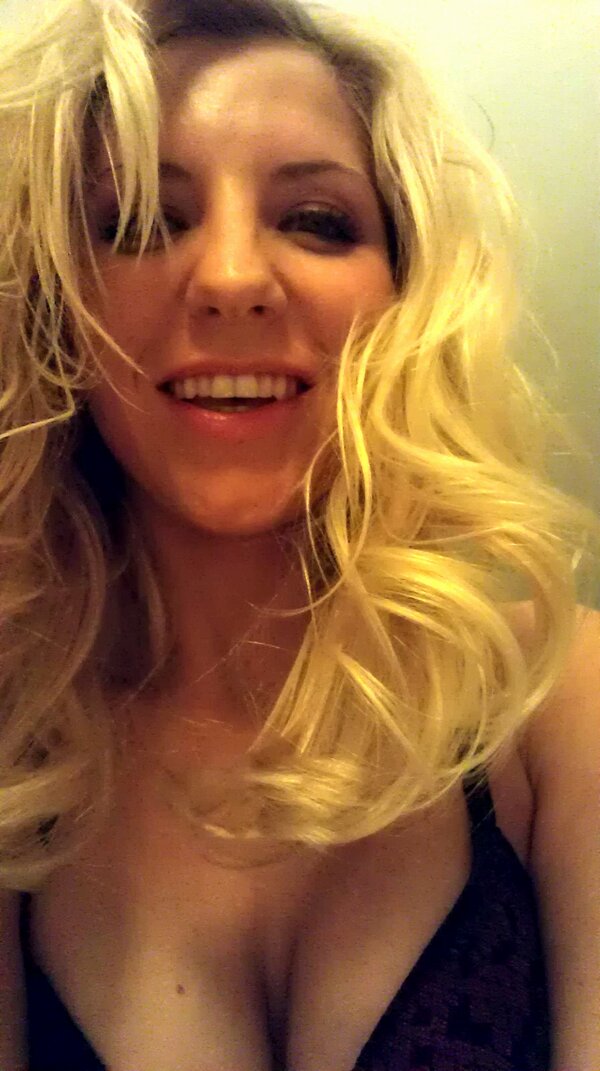 AshleyFires tweet picture