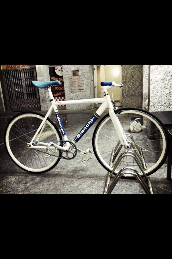 domelook's tweet photo. @brumottistar Io lo conosco... Bella la bici!!😜 http://t.co/GQJRqKhZ
