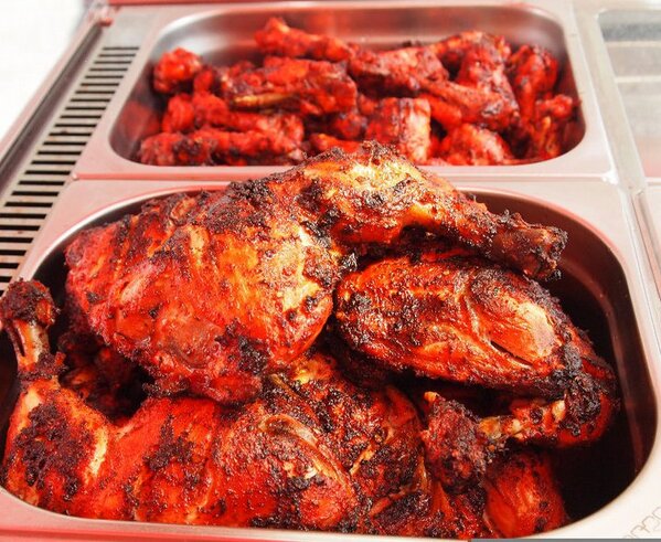 Barbican Pizza' stall has amazing Chicken Tikka wraps, just look at the queue for them?other goodies too...