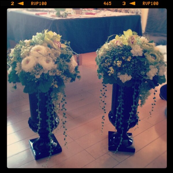 f_snowledge's tweet photo. そして、初東京レッスン。
アーティフィシャルフラワーアレンジメント♡ http://t.co/iOOrdiLo