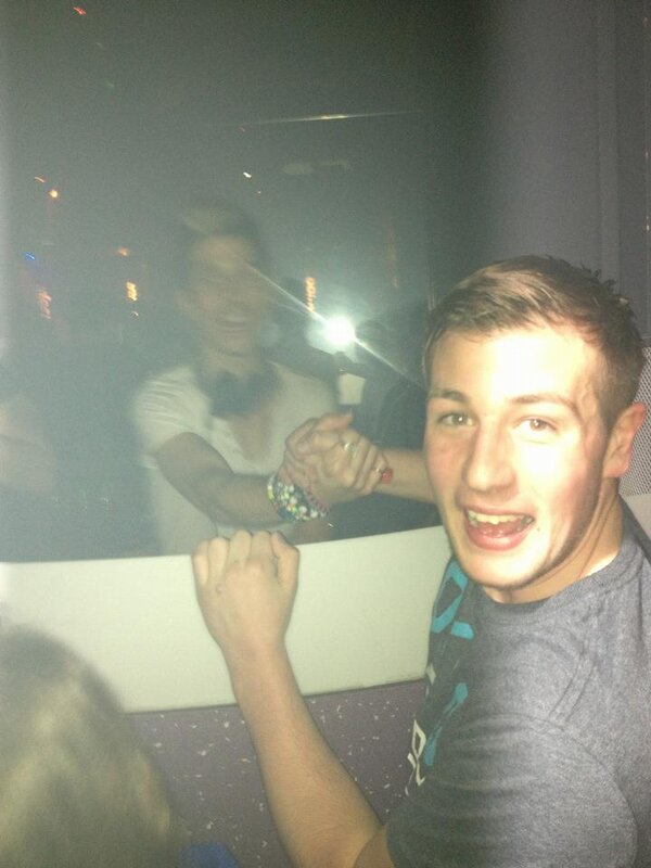 Josh_Lowther's tweet image. i shock russell kanes hand last night #NotOnce #ButTwice