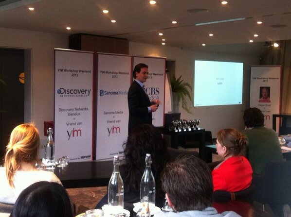 Younginmedia's tweet photo. @vanschothorst the floor is yours! We zijn benieuwd naar je verhaal! #YIM http://t.co/21FIOw5S