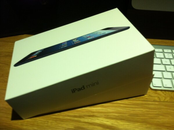 ConnorBaxterDP's tweet photo. Bought myself this today, now own an ipod, ipad, imac, macbook, macmini, ipad mini, iphone and Apple TV #consumertrap http://t.co/RPU1LKTf