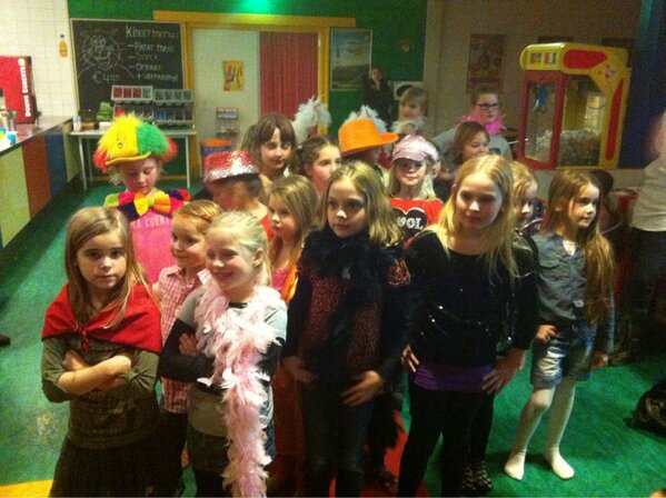 BallorigAssen's tweet photo. Zooo gezellig: Meidenavond bij #ballorigassen. Meiden: bedankt! http://t.co/101cjGhA