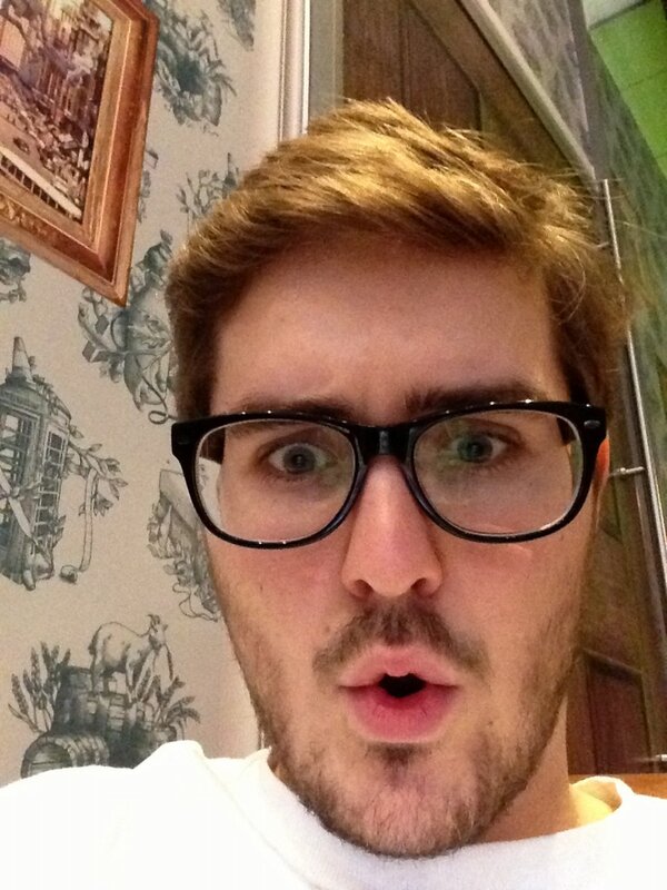 FrontProject's tweet photo. Discovering what my new iPad can do ! http://t.co/7NlwStC0