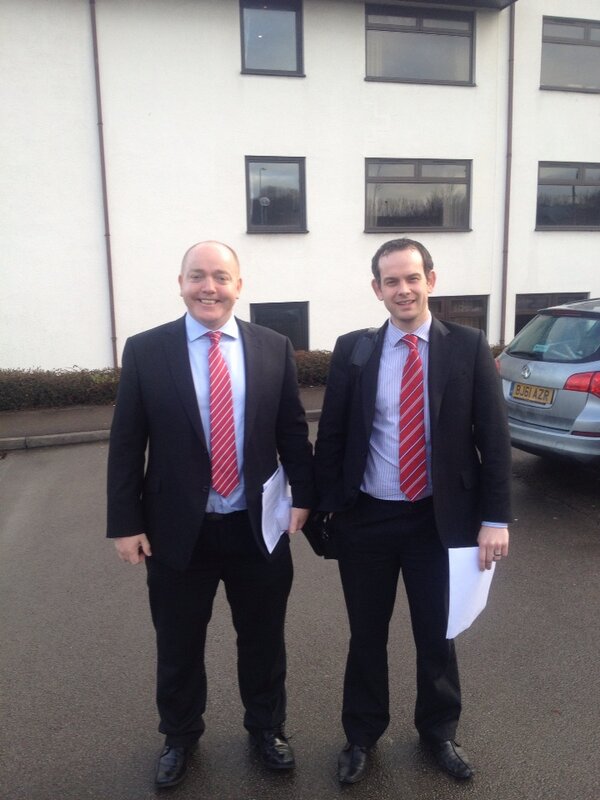 Separated at birth.... @clivethomas01 <a href="/thescreenfix/">The Screenfix</a> #spotthedifference