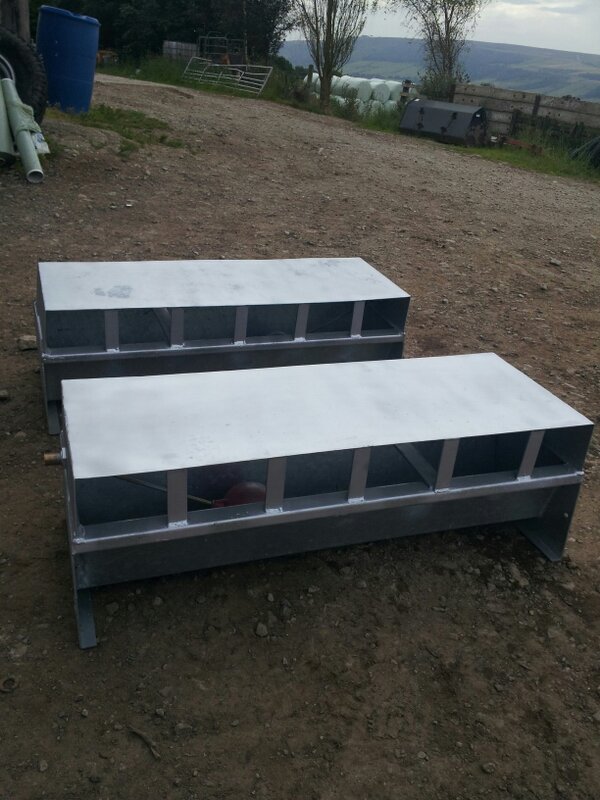AgriGoodchild's tweet photo. another little invention that seems to work well,poultry drinkers with raised lid http://t.co/K6mfPe7l