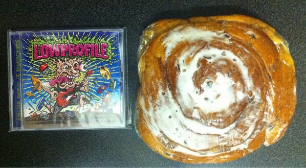 decayclothing's tweet photo. #chelsea bun #huge @lowprofilesa #punk #durban lol #SAmusic http://t.co/qQcEQx4a
