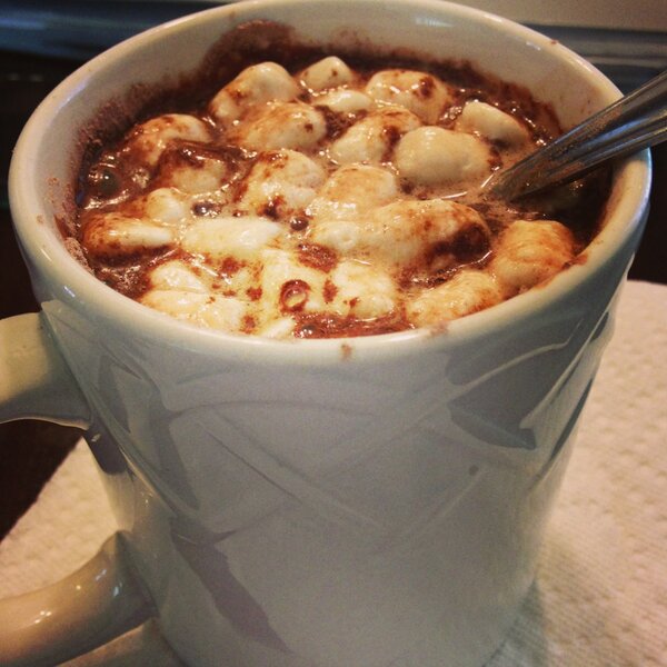 ChachiGNJ's tweet photo. *makes hot chocolate for myself* http://t.co/XzmqHCca