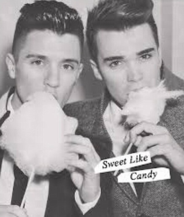 UnionJsPenguins's tweet image. So cute xIris