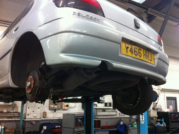 jonnytu's tweet image. Mines not the only broken car is it mr Powell!! #brakeissues