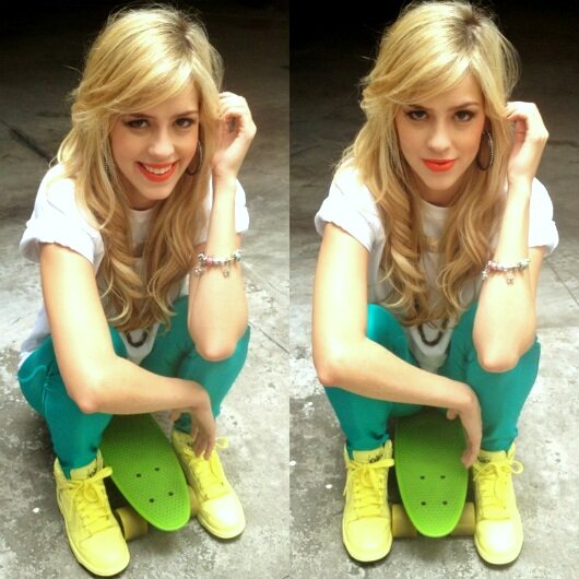 IsabelladeAndr2's tweet photo. Look Do Dia: Keep Me There!! (Perfeito He He He) http://t.co/mDzKHiLf