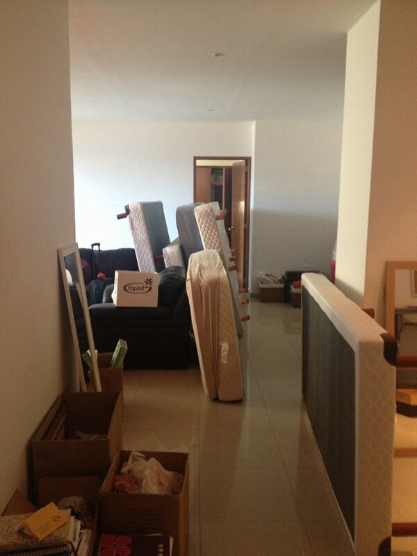 eugeniaguilart's tweet photo. We're moving out #bye403 #hola1604 @anapaolapc @sofiacreel @andreacreelo @juliamariabf @anamaperez http://t.co/hMVf58eb