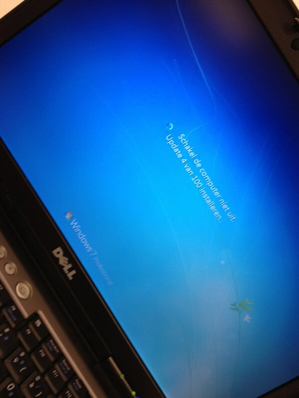 yoeriroels's tweet image. Trying to call it a day @coderdojo #coderdojobelgium #windows #updates #goddamned