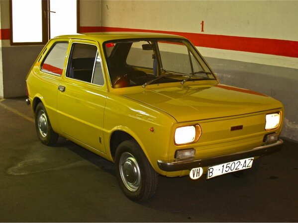 autoretronet's tweet photo. Seat 133 de exportación! Cuentamillas y volante a la derecha.

http://t.co/Bz9lkCXz http://t.co/HExiGC5A