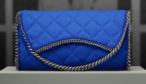 kikylutan's tweet photo. This #Chanel looks like #StellaMcCartney http://t.co/WhaCyNO2