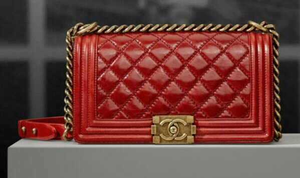 kikylutan's tweet photo. #Chanel boy is the new toy every chanel lover should have,i called it "BOYTOY" http://t.co/EGmgqRa3