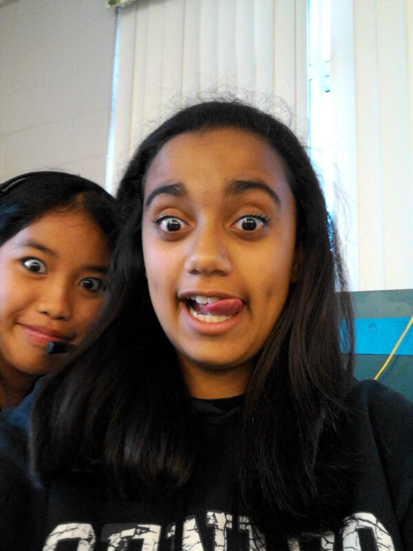 jannelvasquez's tweet photo. My crazy-ass friends ^^ http://t.co/EU1uSCWd