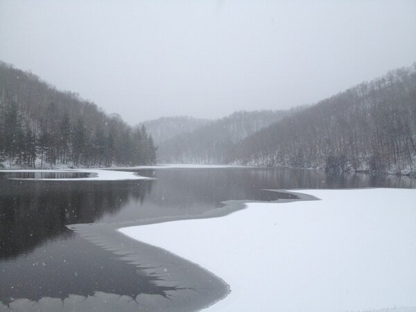 lindseyleanna's tweet photo. Eagle Lake @Kentuckyweather #MuchMoreSnow http://t.co/Blk0vg99