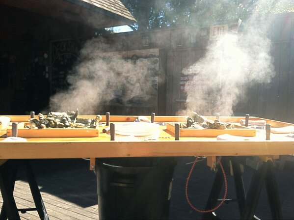 Comin in hot! <a href="/FollywoodRocks/">Follywood 🎸🤘</a> <a href="/FollywoodBen/">NattyChamp NightMayor🏴‍☠️</a> #follywood #oysterroast #pourhouse #livejams