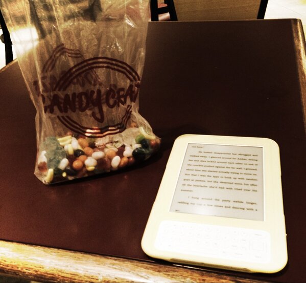 MJMooney69's tweet photo. I'm such a crazy person. Joe Muggs, a Kindle, and candy. -Mooney http://t.co/I4sTNH4B