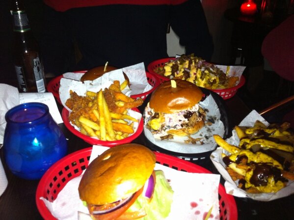 DavisonMatthew's tweet photo. Nom nom nom nom nom @Chrisquick_ http://t.co/RoPw6BnT