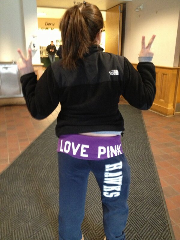 emdawg116's tweet image. @emdawg116: Love pink go hawks!!! @lauryn_k3 #yolo #2pairsofpants