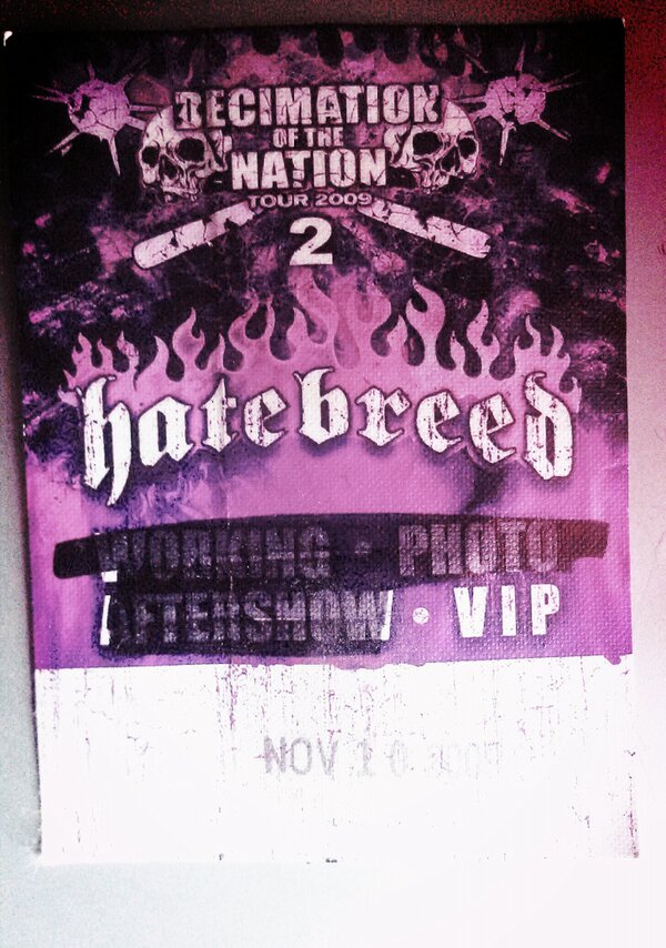 Bloodwar's tweet photo. @waynelozinak @chrisbeattie @frank3gun @jameyjasta @hatebreed Got some great video from this tour w/Unearth http://t.co/3Ufy8LfJ
