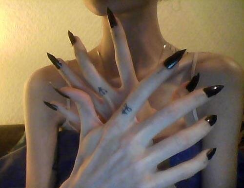 OfficialFelice's tweet photo. Did my nails and now I can barely type. -_- http://t.co/ya9ctIO1