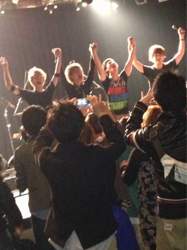 RIDEtheTKH69's tweet photo. ただいまー我が家☆昨日は一緒にパーティーしてくれた皆さんありがとーございました(川▽ ` )ﾉNEXASお疲れ様！ http://t.co/u6IuM7As