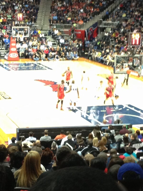 FrankKJones's tweet photo. Bulls v hawks with @KyNels http://t.co/SwCFTXk