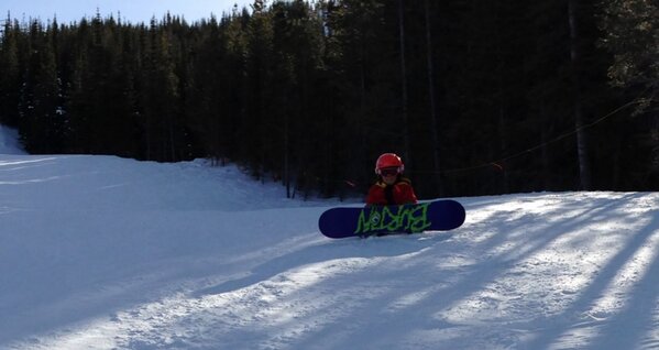 Banknotekeeper's tweet image. Great day at @SkiCastle today, spring like conditions.