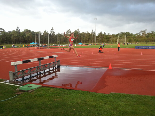 tornado33au's tweet photo. @HunTrackClassic #HTC13
Steeplechase. My pic for the photo comp. http://t.co/DzIVWTDz