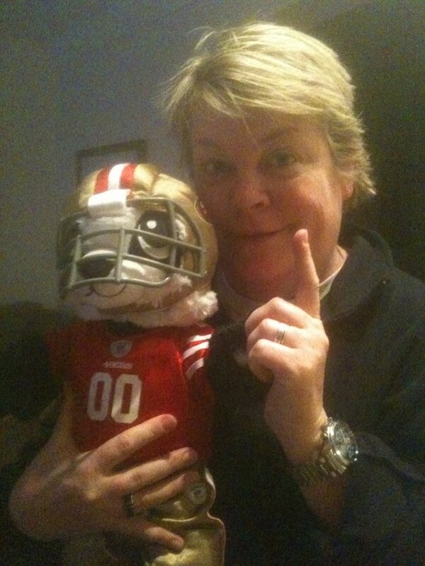 jdrury1970's tweet photo. @TheEllenShow !! Hoping your coming to our small Super Bowl party Heard you are in town and getting excited!! http://t.co/k1FWZWZb