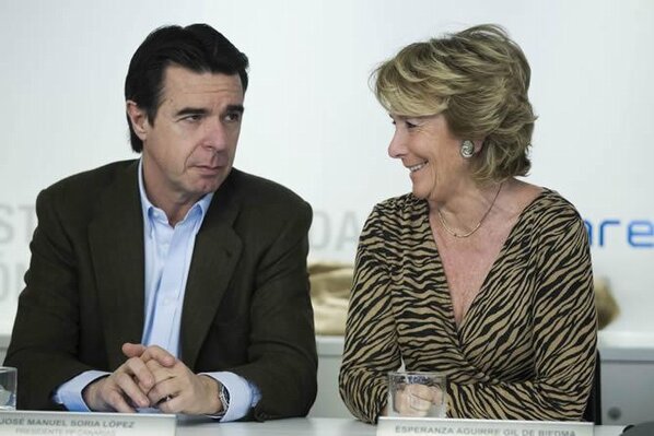 PoliticayModa's tweet photo. #YoCreoEnRajoy los 20.000 euros para trajes y corbatas no se evidencian para nada http://t.co/wenKDeeD http://t.co/XI2893iv