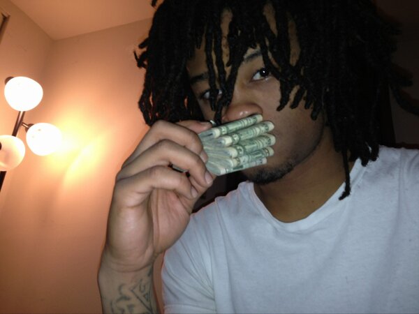 RMTsOwn_Loudd's tweet photo. Started Wit Dirty Monei Now, Im Walkn Off Clean. http://t.co/jQesjDpF