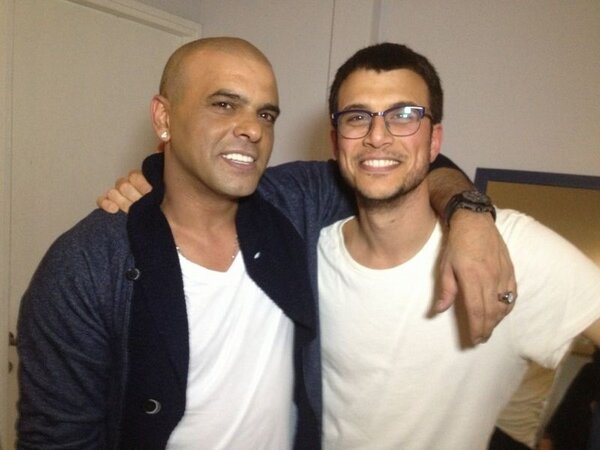 eyalgolan2's tweet photo. עם אסי הנסיך http://t.co/xjKztHQn