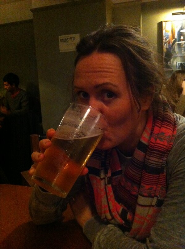 weffib's tweet photo. We're home!!!!! @joannamarsland @abbiegreg13 @Josephdhughes82 @emmarourko @janeymoores #whyamistilldrinking? http://t.co/rDuJHC9G