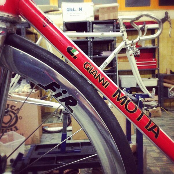 ccclassico's tweet photo. tight clearaces ❤ #giannimotta #trackframe #pista #fixedforum #fixedgear #fixiefa... http://t.co/vYvmUE7I http://t.co/QhS4Uxn1