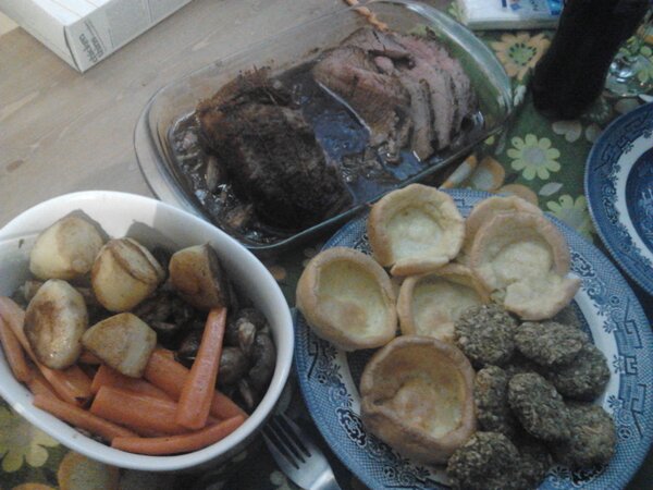 SpicyYuli's tweet photo. The perfect suday roast http://t.co/cu15XWVh
