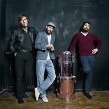 Animal_Invasion's tweet photo. Peter Bjorn and John <3 http://t.co/g1u2ir2I