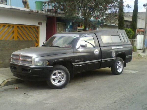 MILTONDER's tweet photo. @angeldelagarza @Volkswagen_MX  AQUI ESTA MI CAMIONETA ES 96 DE E.U Y 2001 DE MEXICO, IMPORTADA EN 2008...¿CUANTO DAS? http://t.co/t4z5P8Dw