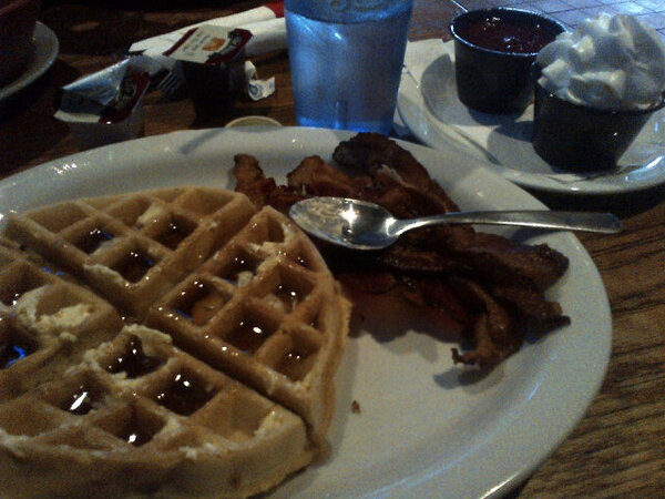 Steve_Stelios's tweet image. Home made waffles at @localheroes.Eat ur heart out @ChristosTheod.  #oneupper #namedrop