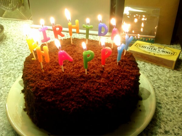 katy23rose's tweet photo. Brooklyn Blackout Birthday Cake! #foodhangover http://t.co/u8Xnxqil