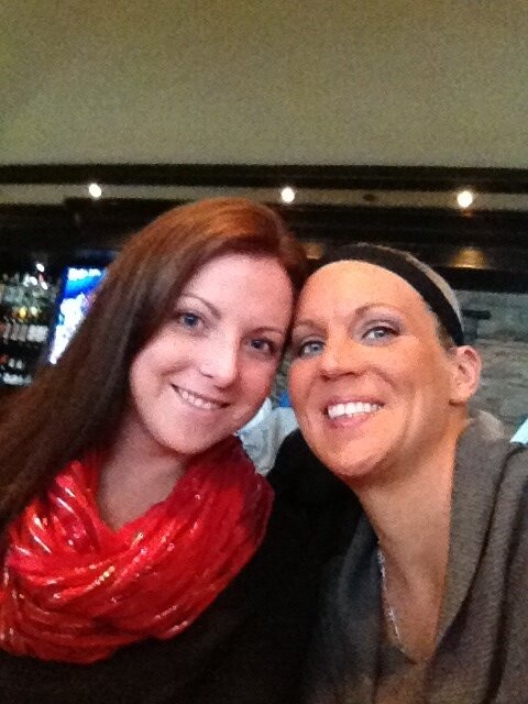 PinksTwin's tweet photo. @PinksTwin and @skonoby waiting for the game to start! #TeamPrettyBum http://t.co/ka8icfwy